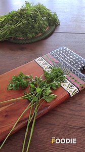 814K views · 14K reactions | We all struggle to store & keep coriander fresh for days at home. Here is a method that will ensure coriander leaves stay fresh for at least 10-12 days; intrigued? Check it!!! | Times Foodie | Facebook
