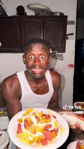 Cómo hacer el mejor Salchi dominicano