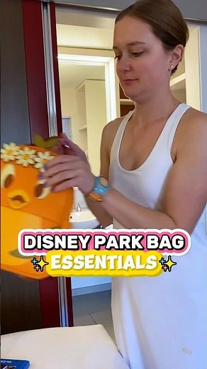 Essentials to Pack in Your Disney Park Bag ✨🎒 (What I Bring)