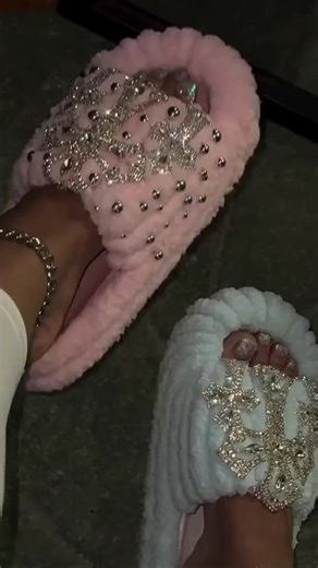 Creating Unique Press-On Nails for Your Small Business