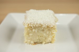 4.2M views · 56K reactions | Bolo Gelado de Coco, Rápido e Fácil. | Aquela Receita | Facebook