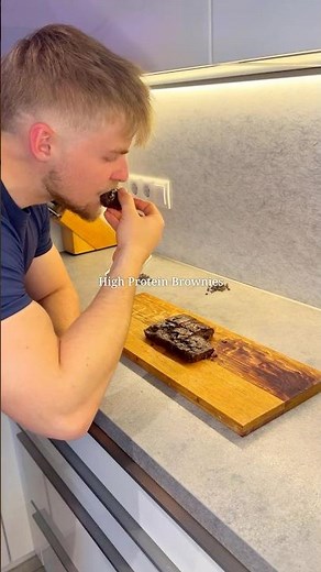 The EASIEST And BEST High Protein Brownies! 💪🏼🍫 #highprotein #brownies #shorts