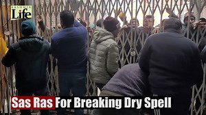 Street vendors in #Srinagar cooked a special meal and distributed for divine intervention to break the #drySpell, watch a #KashmirLife report. | Kashmir Life