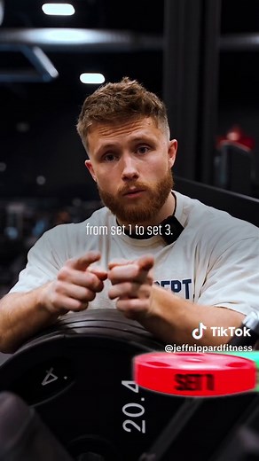 Pyramid sets vs straight sets | jeff nippard