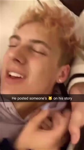 8.9K views · 21 reactions | Bros too drunk to care 藍藍 | Shrdwrd | Facebook