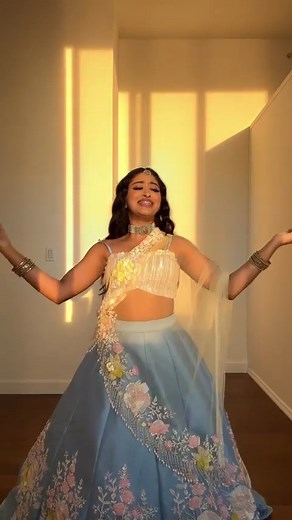 Brides dance 💃 step & with each step ✨, her love gracefully dances into eternity ✨❤ Credits : @drisyareghuram Looking for reputed makeup artists for your big day? Sign up here for free makeup consultation and trials - https://makeup.olready.in/consult-makeup-pro Call 8699889901 to register as a makeup artist #bride #bridetobe #dance #danceperformance #danceperformer #dancepractice #reelsinstagram #reelsvideo #olready #olreadydotin #yoursmartbeautyclub | Olready