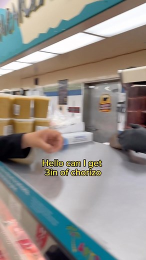 Julian Gonzalez on Instagram: "Es por lb no por pulgadas @arteagasfoodcenter #groceries #grocery #groceryshopping"