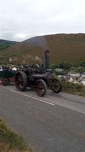 Burrell traction engine "Pride of Devon" climbs engine hill Porthtowan 2025