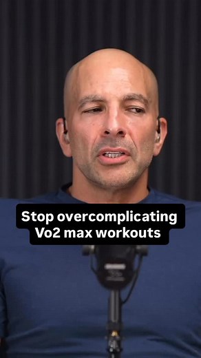 @peterattiamd’s advice for Vo2 max training for people who aren’t nerds: Don’t worry about precise tracking with fancy gear, pay attention to how you’re feeling. It shouldn’t be that complicated. No fancy metrics required: just push yourself and get the benefits. 🔥 Tune in to the podcast episode with @jasonwachob at the link in bio! | mindbodygreen