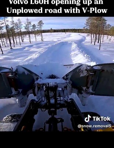Volvo L60H opening up an Unplowed road with V-Plow _ Loads of snow #snow #snowplow #snowremoval #snowplowing
