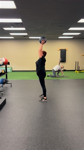 💥 “Why am I slamming this med ball into the ground?” Because power matters, no matter your age, gender, or training goal. When we train power like med ball slams, kettlebell swings, or explosive step-ups, we’re training our body to move with intention and react efficiently. Here’s what this kind of work does for you 👇 ✅ Builds strength through your hips, knees, and ankles, the foundation for walking, climbing stairs, and staying mobile. ✅ Improves core control and stability, helping prevent fa