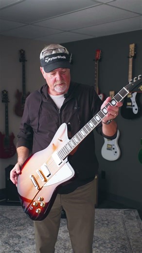 Rivolta Mondata CC Electric Guitar #eastwoodguitars #rivoltaguitars