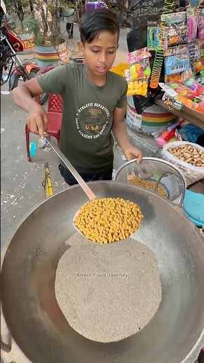 12 Years Old Kid Sells Roasted Chickpeas To Support His Family