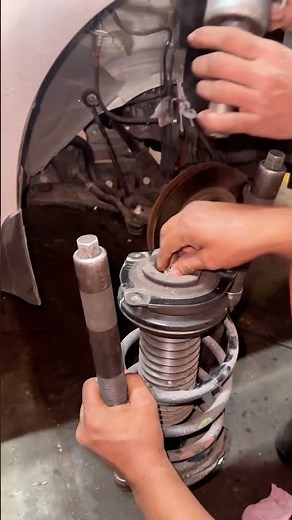 How to remove Struts Spring ? #struts #spring #suspension #rxmechanic #fypシ゚ #shockabsorber