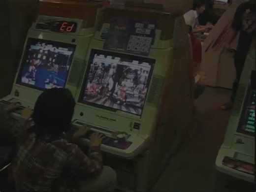 ぼーっと見てたら黒髪ストレートロングサンダルboyが映っててビジュが脳裏に焼きついちゃったんだけど何者だよ