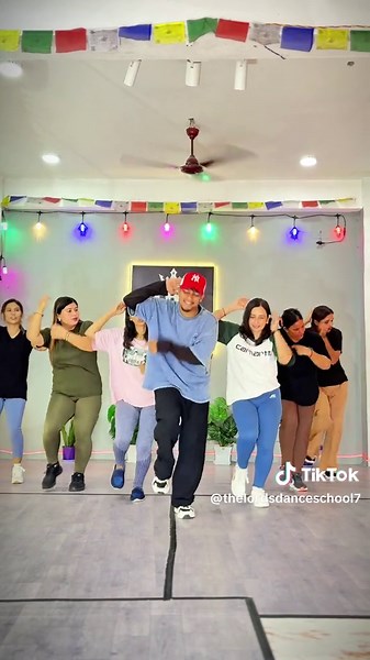 Khola Pari Tari Deny: Dance Trends on TikTok