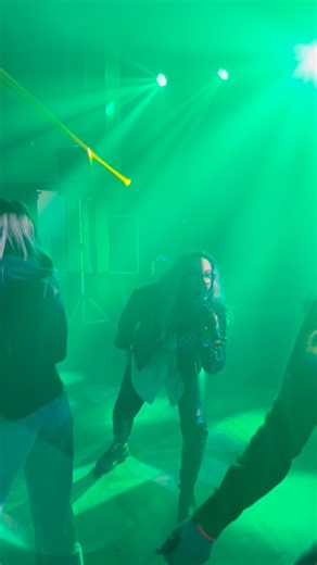 Dneska měla skupina Keks afterparty a zazněla tam moje píseň Samba Boky Ráj 🎶 A já jsem se dnes ocitla na diskotéce v Postupicích, kde to bylo opravdu skvělé – a rovnou jsem si tam Samba Boky Ráj zazpívala naživo! 💃🎤 Bylo to pro mého milovaného syna Filipa k narozeninám❤️✨je fajn když si píseň zpíváte se mnou. Děkuju @vosafila a @niky_krosna ♥️ @isisbrejch @restauracesokolpostupice #foryou #singer #koncert #kateřinaševidová #samba boky ráj.😀 Text: @petrsiska.official Hudba: @lesekwronka Arra