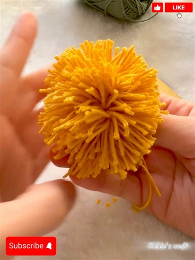 ポンポンメーカーがなくても大丈夫！No Pom Pom Maker? NO PROBLEM! DIY with Cardboard #satisfying #diy #craft #shorts