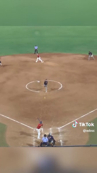 Eldrick Dijkhoff's Stunning Play at Softball World Cup 2024