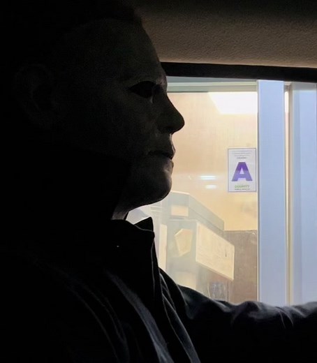 Michael Myers drive-theu Prank… She was sweet🎃😂😂😂😂🤣🤣🤣🤣🤷🏾‍♂️#michaelmyers #michaelmyersprank #michaelmyersmask #scareprank #prank