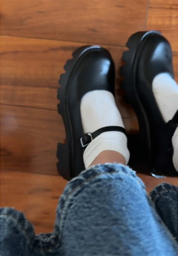 The Comfort of Mary Jane Shoes: Spring Fashion Essentials
