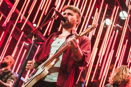 5 canciones de Dani Fernández para dedicar al amor de tu vida - Cadena Dial