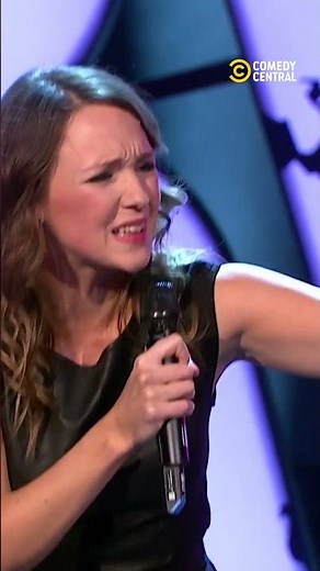 Feiert ihr Karneval? 😂 #ComedyLegends #CarolinKebekus
