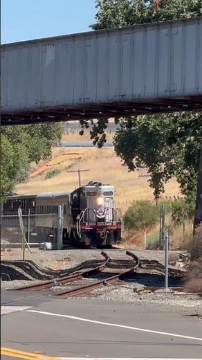 SP SD9 #5472 approaching Verona crossing on the Niles Canyon Railway #shortsfeed #shorts #train