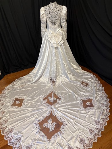 Vintage Alfred Angelo Classic 80s Wedding Dress: Beaded Lace, Iridescent Sequins, Size 8-10, Maven - Etsy