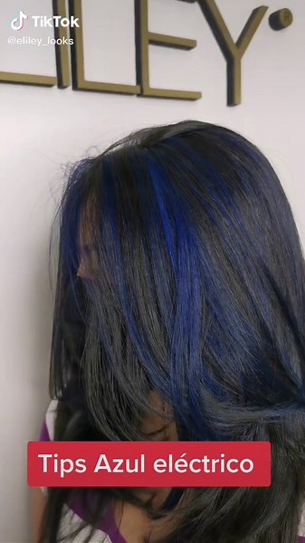 Consejos para lograr un cabello azul eléctrico perfecto