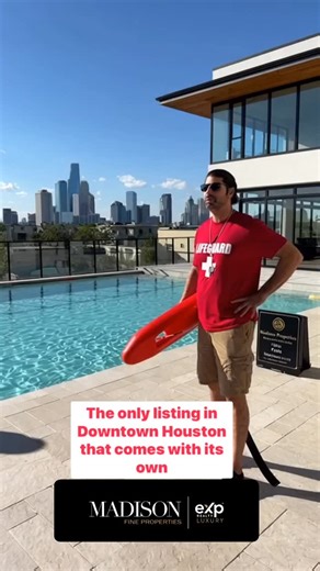 Is a pool a must have in your next home? I’ll watch the deep end while you tour the beautiful kitchen and primary bedroom suite. #houstonrealestate #houstonhomes #houstonrealtor #houston | Madison Fine Properties