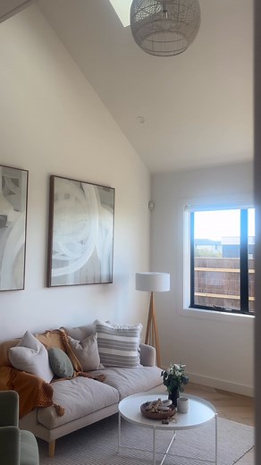 Our Cumberland 266 floorplan can be customised to include a loft, creating the perfect second study and showcasing stunning raised ceilings with skylights. Full of luxury touches, this space is a perfect example of how you can upgrade your space, packed with inspiration you can bring into any part of your home. #hamlanhomes #customhome #luxurydesign#floorplanideas #raisedceilings #skylights #interiordesign #modernliving | Hamlan Homes