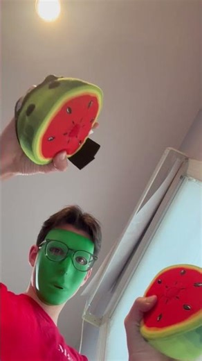 Reading the entire Shrek script 1 word per day #2406 “decapitated”