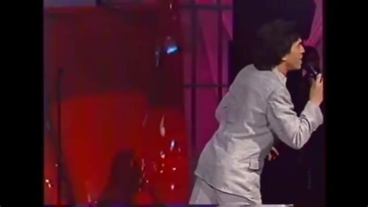 Diablo con vestido, con vestido.... diablo con vestido azul! 👗❤️‍🔥🎷 A bailar y recordar este temazo! Para ponernos a recordar los clásicos... ¿Saben quien la canta?✨️🎹🇲🇽 | The Lobos