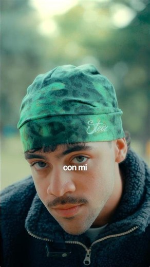 COLOR-CHANGING HAT