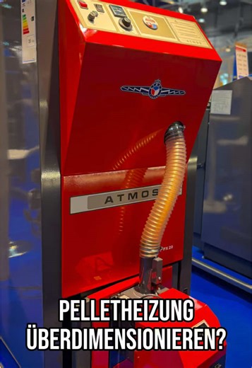 Braucht eine Pelletheizung wirklich Überdimensionierung? Viele glauben: „Was beim Holzvergaser stimmt, passt doch auch beim Pelletkessel… oder?“ ❌ Falsch! Beim Holzvergaser ist es sinnvoll, eine Nummer größer zu wählen. Beim Pelletkessel dagegen zählt: exakt am Wärmebedarf ausrichten! • ATMOS Pelletkessel starten automatisch, sobald der Pufferspeicher unter ein bestimmtes Niveau fällt, startet der Kessel. • Er lädt den Puffer komplett auf. • Danach schalten sie sich selbstständig wieder ab Beisp