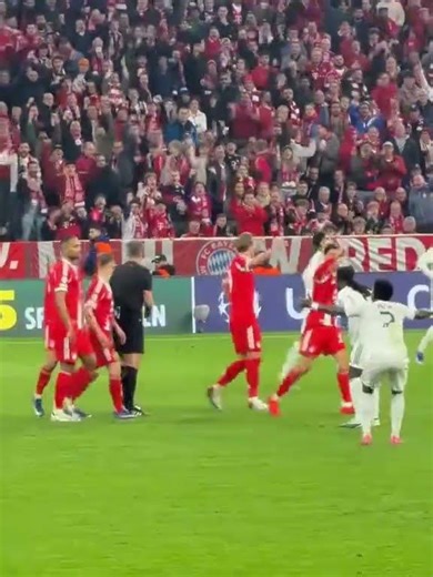 The red card change every thing #championsclub #football #subscribe #bayern #uefatv