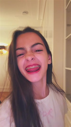 Going to Berlin tomorrow!!! We’re going on tourrr!!!Exited for my dads concerts🕺😼#lipsync #😛😛 #longlipsing