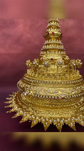 พระเกี้ยวจำลองลงทองคำเปลว ประดับเพชรขาวพลอยแดง#พระเกี้ยว #พระเกี้ยวจำลอง #เตรีมอุดม