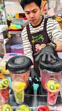 Blenders at Once! 😱🔥 Street Juice Master in Action 🍓🥝 #shorts #streetfood #smoothie