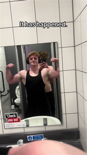 140kg inbound #gym #gymtok #benchpress #viral #fitnesstok @Goblin Gear Elbow wraps code Harrylifts to save