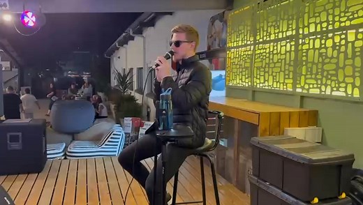 3.6K views · 94 reactions | Last Friday night Lourensford Market was vibin' ❤️ #VernonBarnard #LourensFordMarket #listennow #livemusic | Vernon Barnard | Facebook