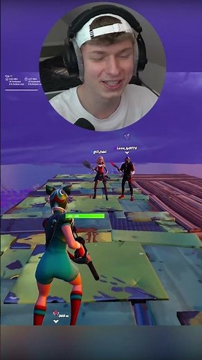 I'm trolling my opponents with a bug on a skybase! 😂