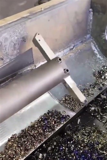 How to Efficiently Remove Metal Waste Using an Automated Sweeper Tool