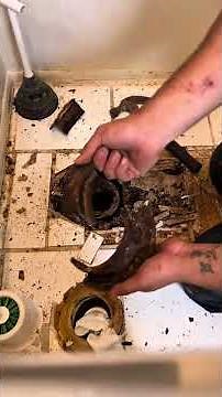Replacing a Toilet Flange #plumbing #plumber #toilet #toiletFlange #construction #remodel