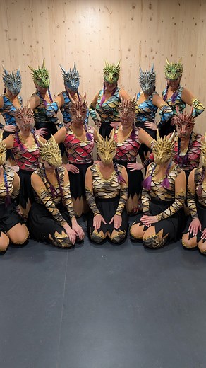 ✨ WEEKEND RECAP – KAMPAGNESTART ✨ 🔥 Zwei Tage – zwei Auftritte – Kampagnenstart delivered! Mit unserem Programm „Dragons – Glitzer. Glamour. Gänsehaut.“ waren wir dieses Wochenende zweimal bei @mit.schmagges am Start – und haben direkt Vollgas gegeben. 🐲🔥 Mehr Glitzer. Mehr Feuer. Mehr Lipsticks. ❤️‍🔥 Der perfekte Start in die Faschingskampagne 2025/2026! ✨ ✨ Danke an @mit.schmagges für eure mega Gastfreundschaft, Stimmung und Unterstützung🤍🔥 Weiter geht’s – die Drachen sind wach. 🐲✨ #Sho