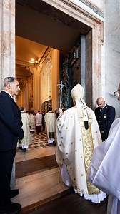 5.8K reactions · 99 comments | #LeoneXIV varca la Porta Santa della...