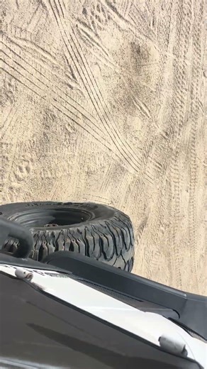 YJ Front Dig with Rear Line Lock engaged with Detroit locker