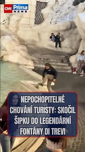 Turista z Nového Zélandu skočil do slavné římské fontány di Trevi. Policie ho ihned zadržela.