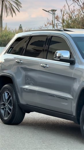 Ibrahim Safi Motors | 18900$$ #JEEP #CHEROKEE #LIMITED🇺🇸 4WD MODEL: 2017 (90000 miles) NO AIRBAG DEPLOYED✅ - MINOR ACCIDENT SUNROOF- CAMERA- BIG SCREEN... | Instagram